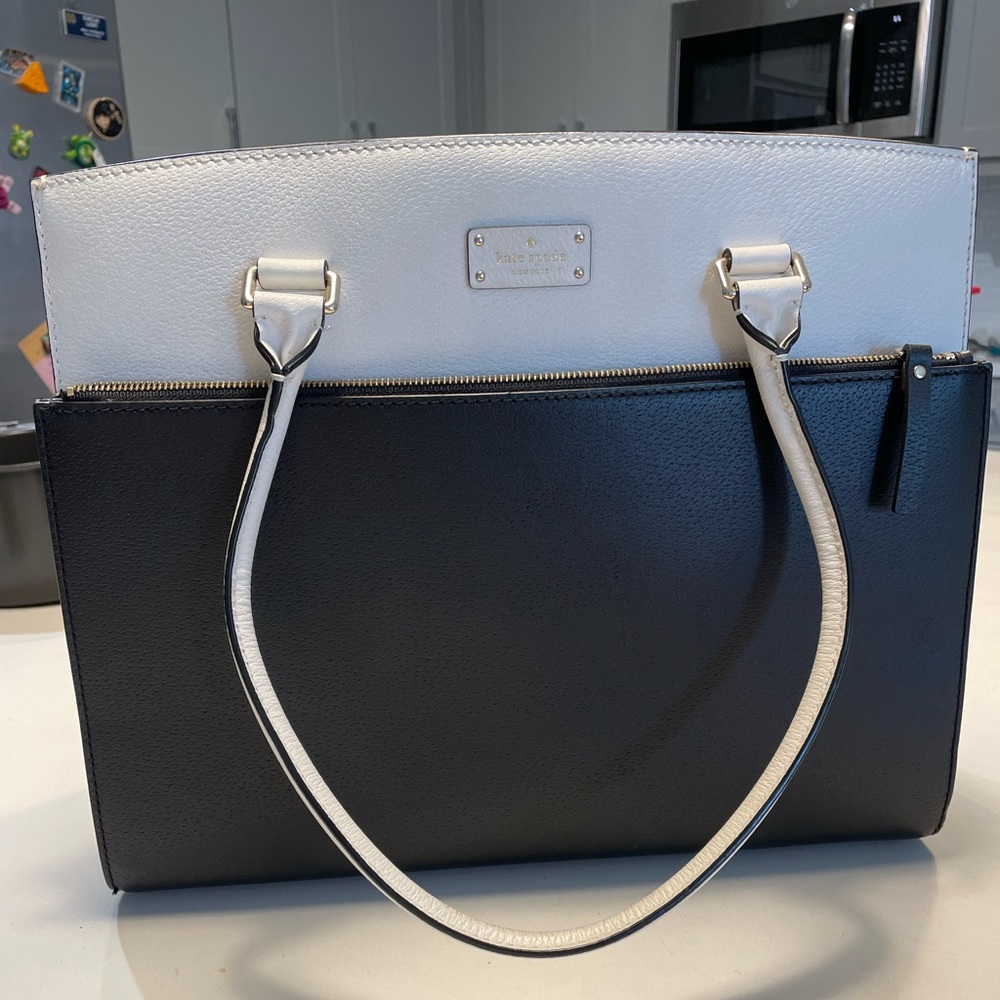 Two Toned Black/White Kate Spade Tote | Great condition!